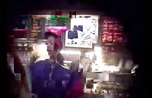 员工突然看着老板和丰满的秘书做爱