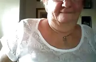 温柔的朋友蒂芙尼（Tiffany）让自己被宠爱并用弹性屁股撞击