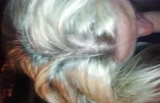 秃头型与厚迪克性交在街头无障碍的黑发癌症