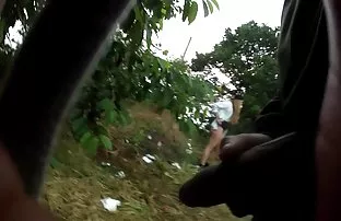 错误的妻子在与丈夫争吵后乱搞热的黑邻居